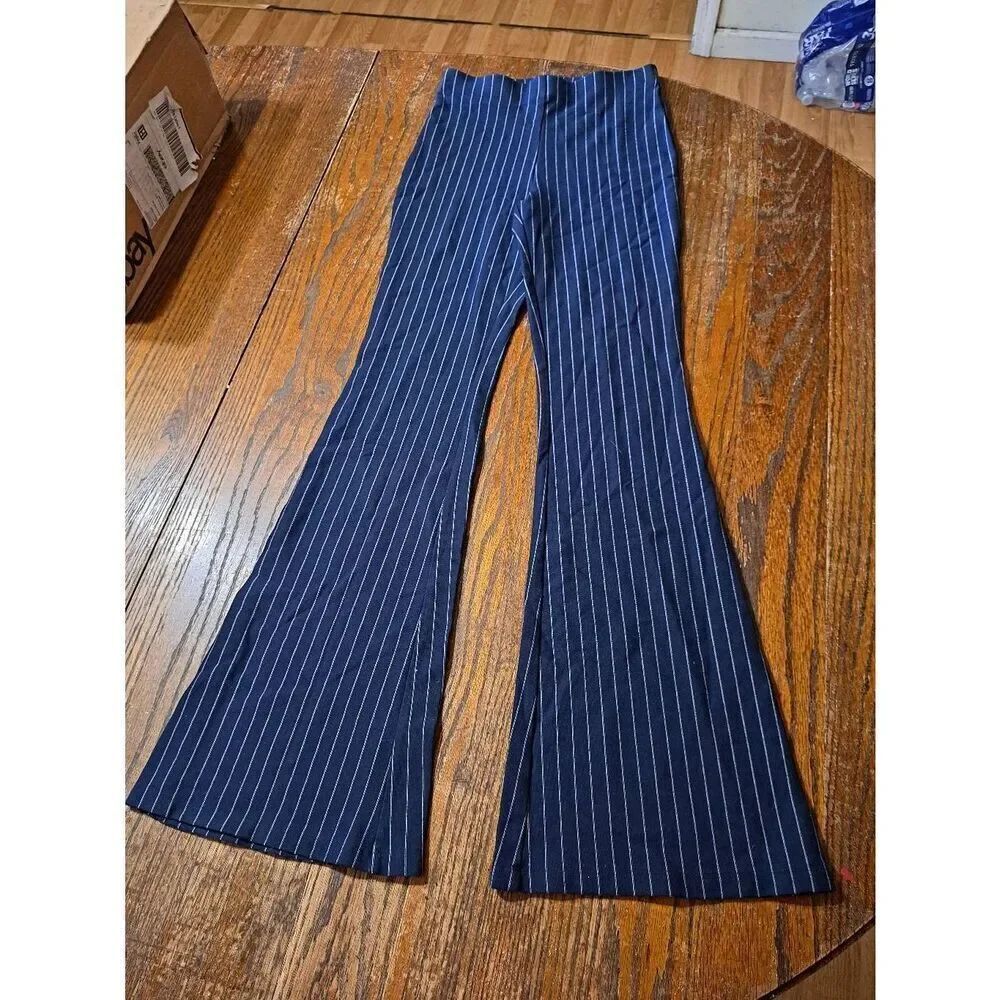 Small Forever21 Blue White Striped Stretch Elastic Waist Boot Cut Wide Leg Pants
